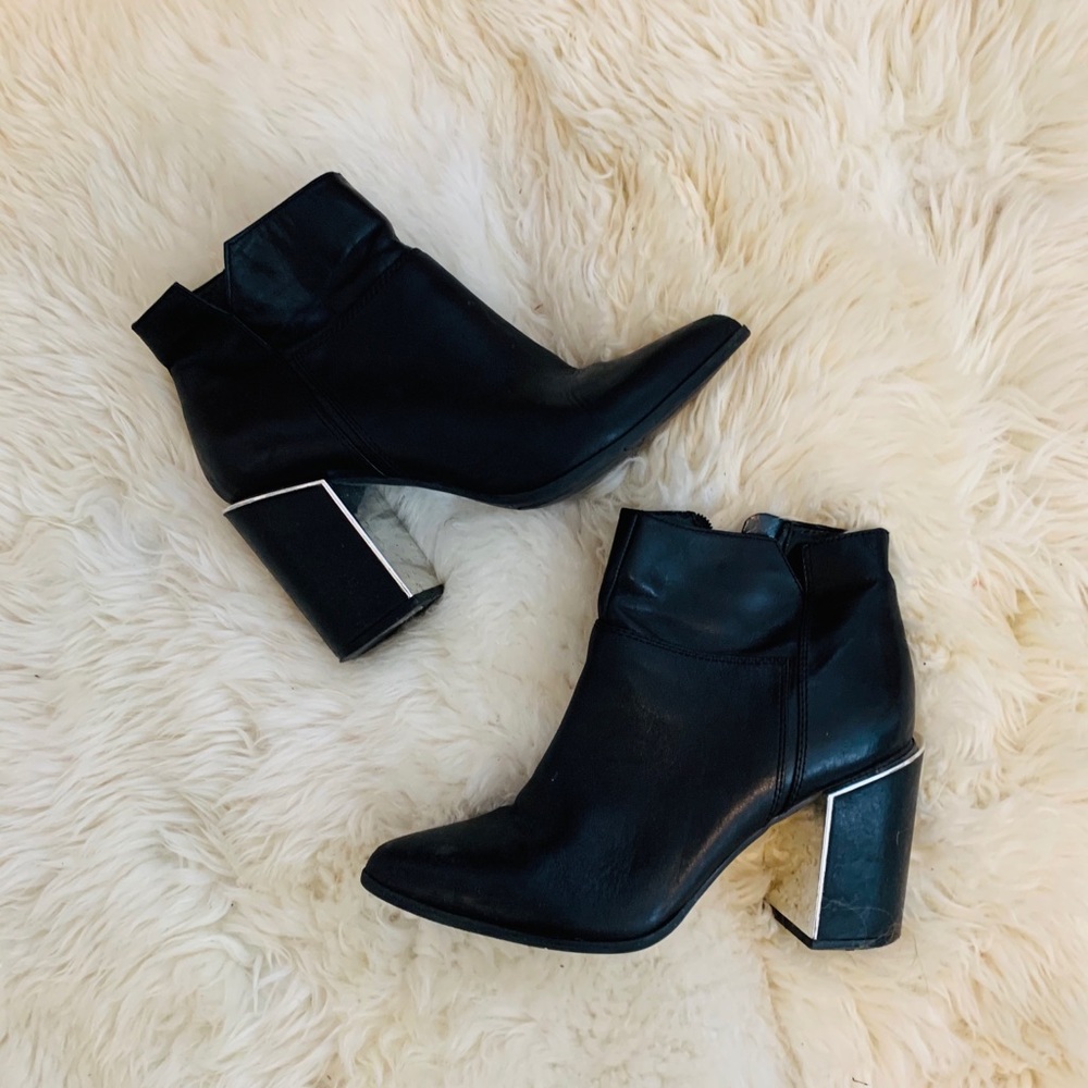 Nine West Heeled black leather booties